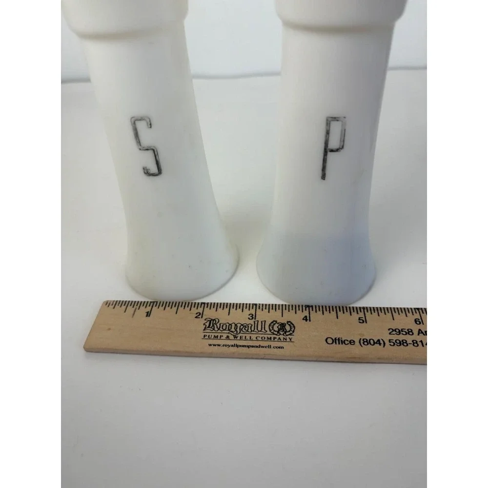 Vintage Tupperware Hourglass Salt and Pepper‎ Shakers White Set of 2 Flip Top 6